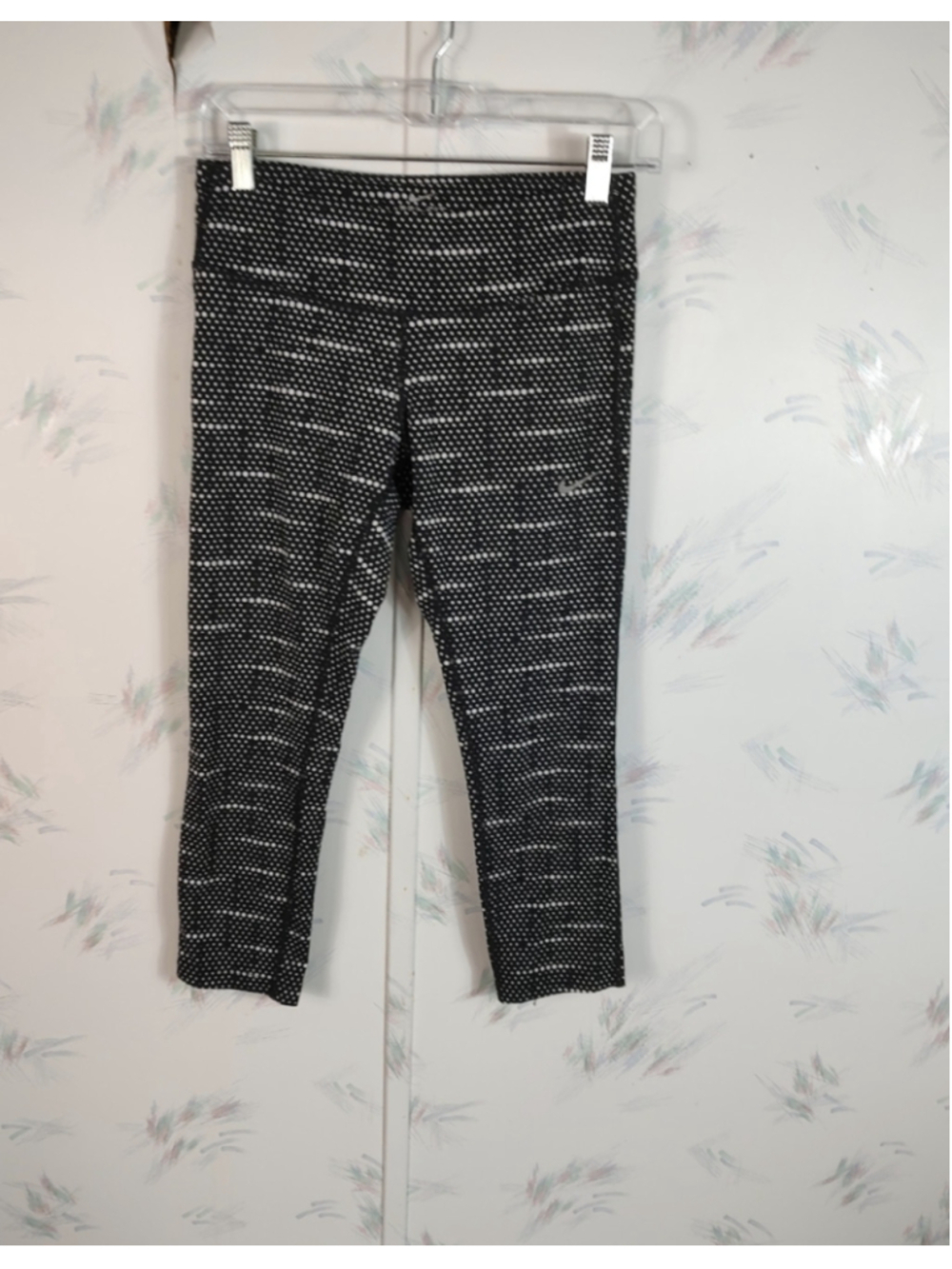 Women's Nike Athletic Dri-Fit Leggings Size S Black White Patterned